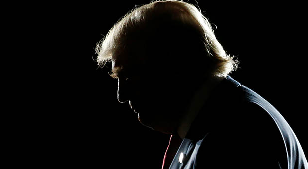 Republican presidential nominee Donald Trump speaks at an airport campaign rally in Albuquerque, New Mexico, U.S. October 30, 2016.   REUTERS/Carlo Allegri